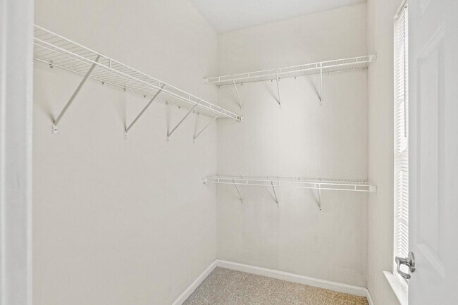 Building Photo - Exquisite brick-front duplex condo, ideall...