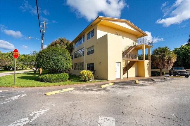 Building Photo - 2820 NE 201st Terrace