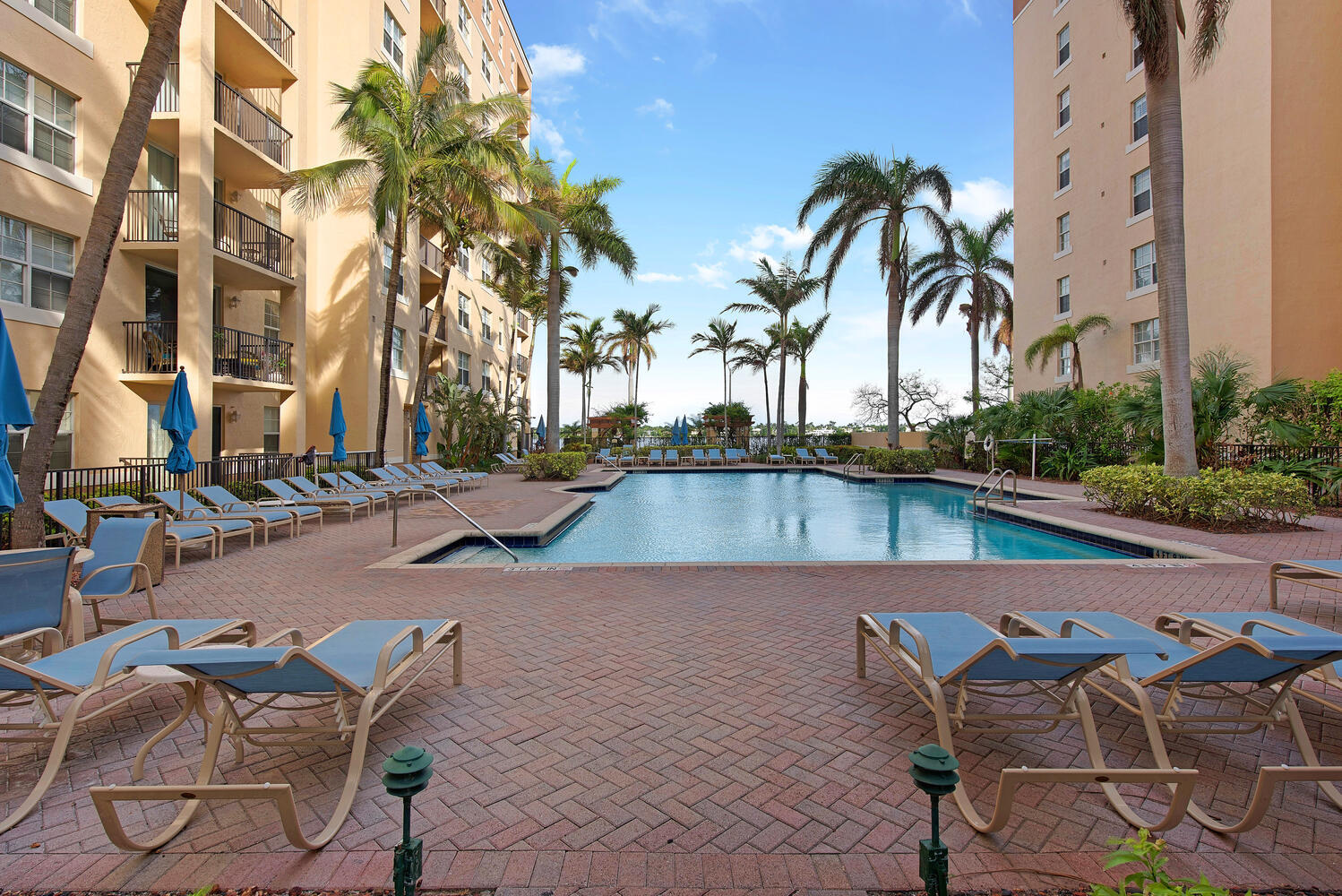 Building Photo - 1805 N Flagler Dr