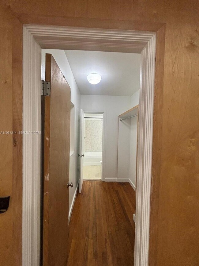 Building Photo - 920 Euclid Ave