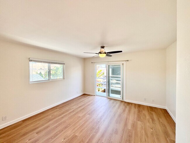 Building Photo - Silver Strand Beach | 4 Bed | 2 Bath | Bea...