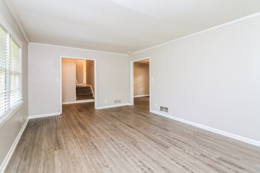 Building Photo - 2937 Thompson Cir