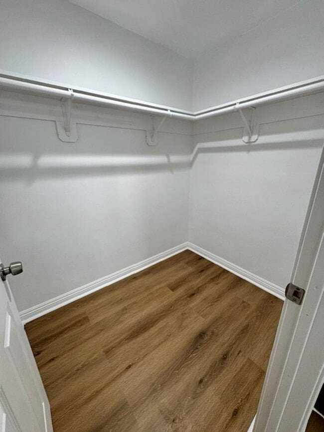 Building Photo - Gorgeous 3+2 home in Glassell Park!