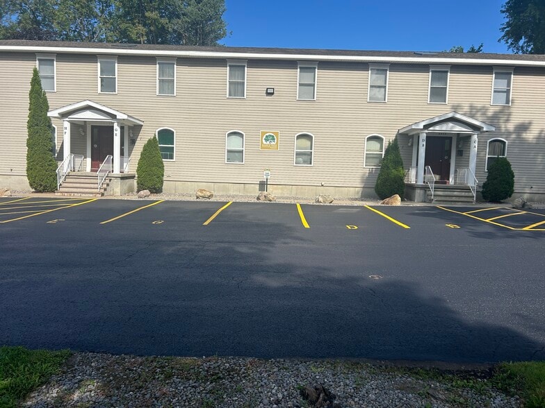 Building Photo - Maple Tree Apartments
