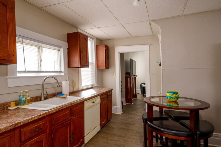 Building Photo - 421 Pennsylvania Ave