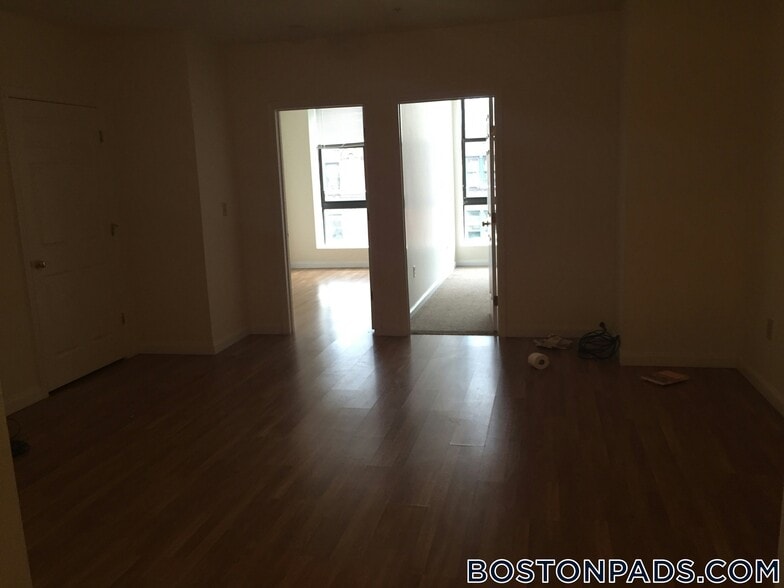 Building Photo - 81 Essex St