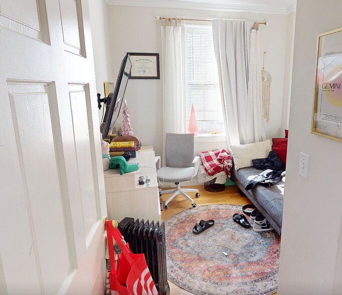 Building Photo - 4 Bishop Allen Dr