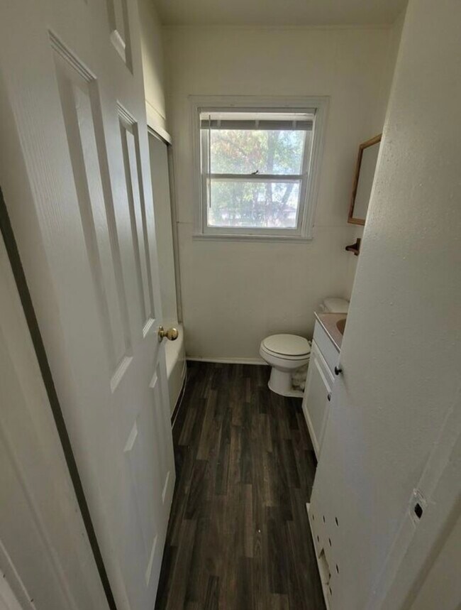 Building Photo - 110 S 41st St