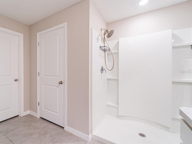 Building Photo - 13748 Wineberry Dr
