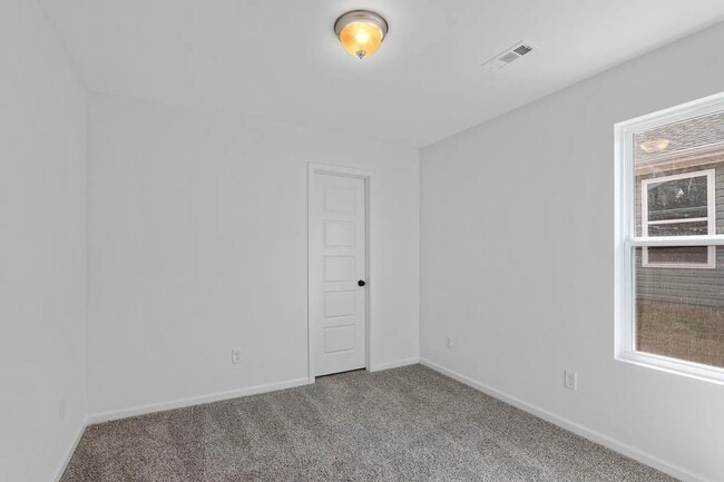 Building Photo - New Beginnings Start At AMRR: 4 BED/ 2 BATH IN DECATUR ISD