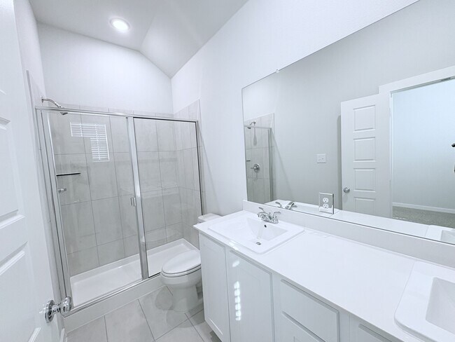 Building Photo - 401 Green Gables Dr