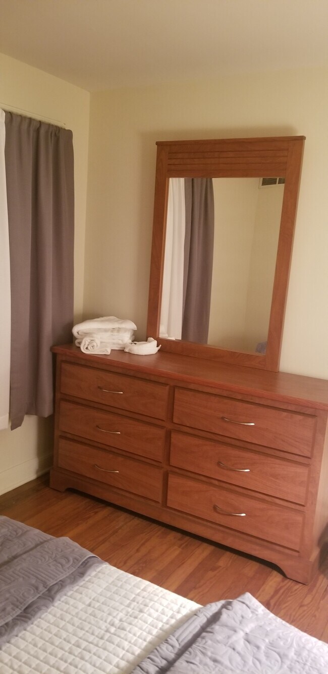 middle bedroom - 3136 N 5th St