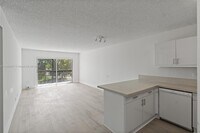 Building Photo - 8005 Lake Dr