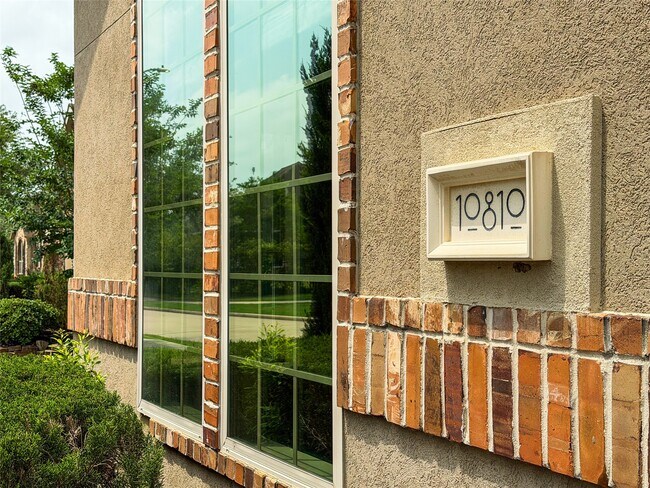 Building Photo - 10810 Poolman Pl