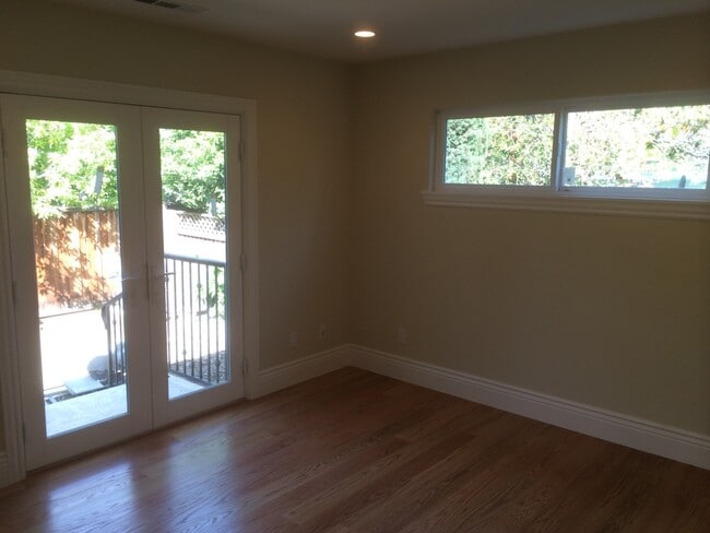 Building Photo - 2 Bed 2 Bath House Downtown Palo Alto in Crescent Park.