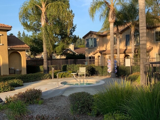 Building Photo - Beautiful 2 Bedrooms,  2.5 Bath Townhome with 2 Car Attached Garage in Ontario