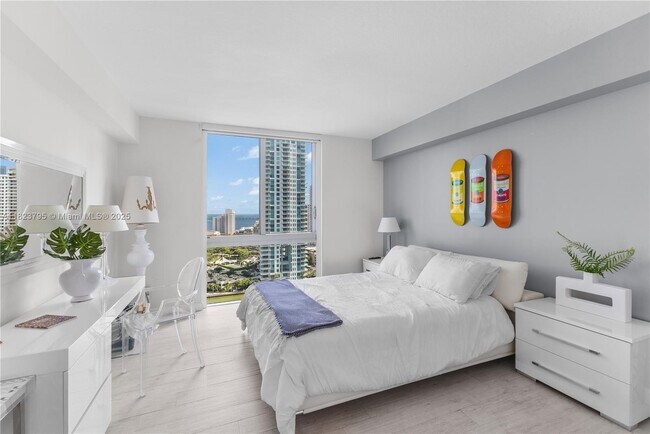 Building Photo - 335 S Biscayne Blvd