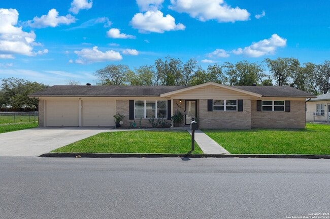 Primary Photo - 1228 Rivercrest Dr