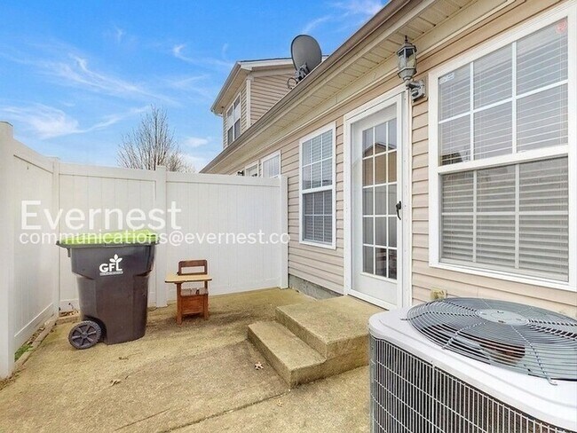 Building Photo - 3-Bed/3-Bath Townhome/Available Soon!