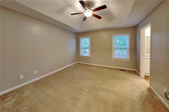Building Photo - 600 Glendale Forest Dr
