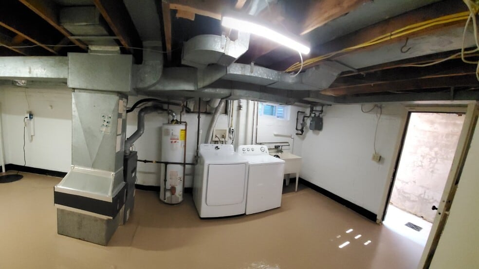 Furnace/Laundry Rm - 1605 N Stafford St