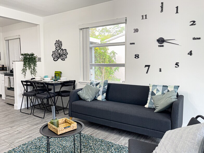 Unit A - 854 SW 11th Ct