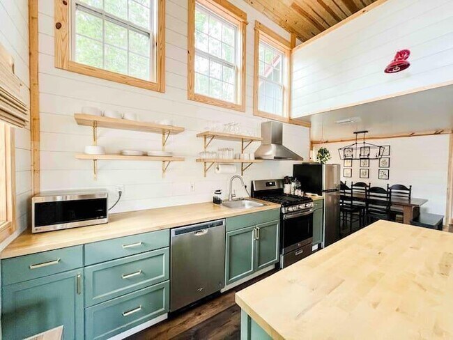 Building Photo - 449 Burbano Creekside Lndg