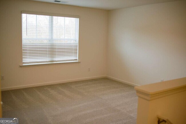 Building Photo - 484 Red Dragon Dr