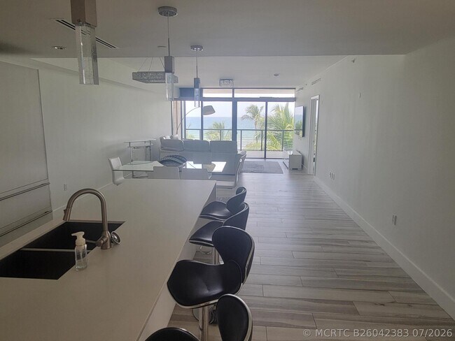 Building Photo - 2101 S Surf Rd