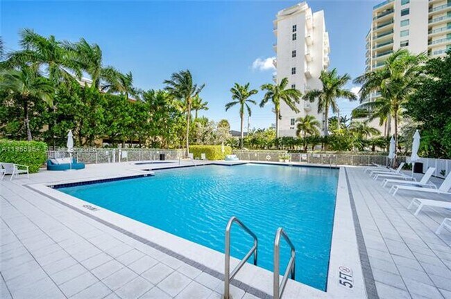 Building Photo - 7928 East Dr