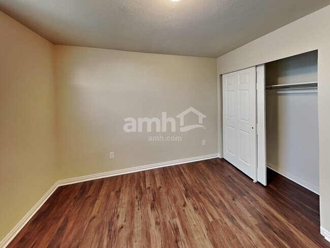 Building Photo - 917 Longleaf Dr