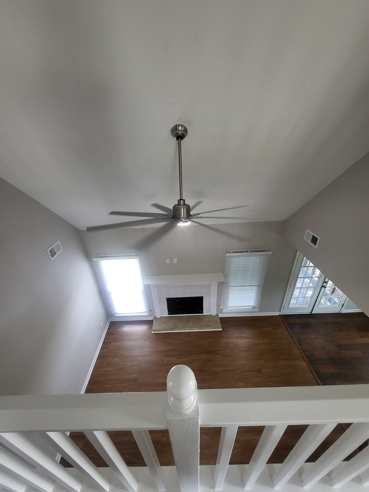 Building Photo - 7700 Lakeshore Ct