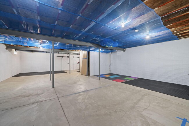 Building Photo - 6412 Dicesare Lp
