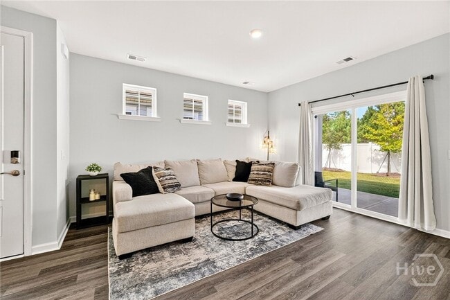 Building Photo - 170 Holloway Hl