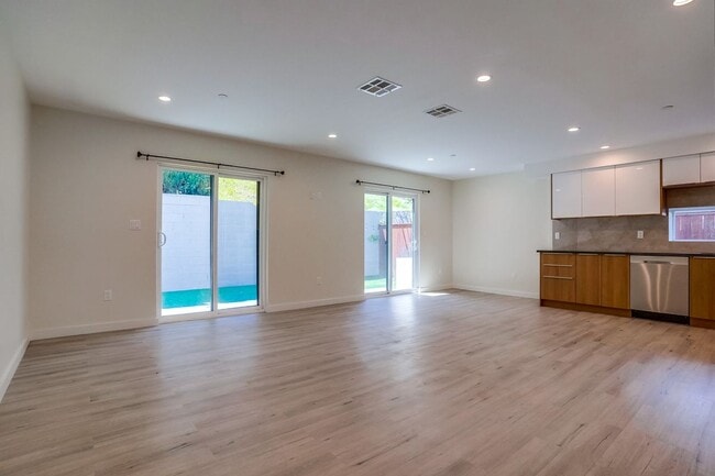 Building Photo - 4636 Lomita St