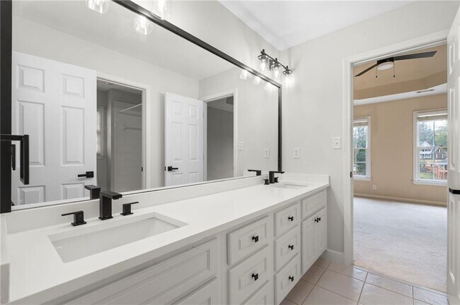 Building Photo - 870 Longstone Landing