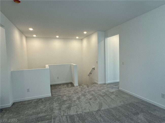 Building Photo - 2552 Venetia Pointe St