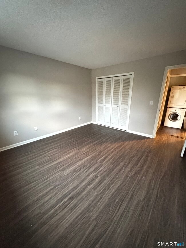 Building Photo - 512 Twin Circle Dr