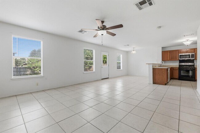 Building Photo - 7409 Elk Pass Dr