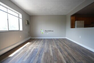 Building Photo - 12 Cottage Ct