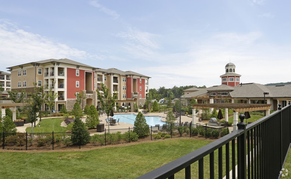 Pool - Hills Parc & Preserve Parc