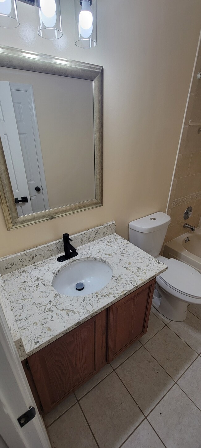 Full bathroom on the second floor - 14151 Compton Valley Way