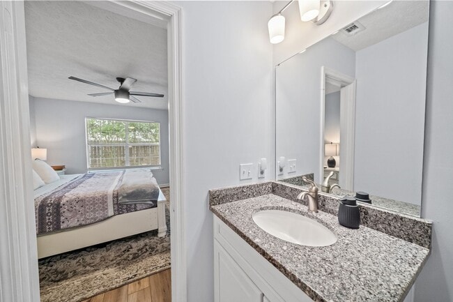 Building Photo - Whitemarsh Island Gem - Charming 3-Bedroom Home on a Corner Lot in Battery Point