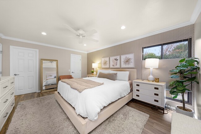 Building Photo - 9189 Village Glen Dr