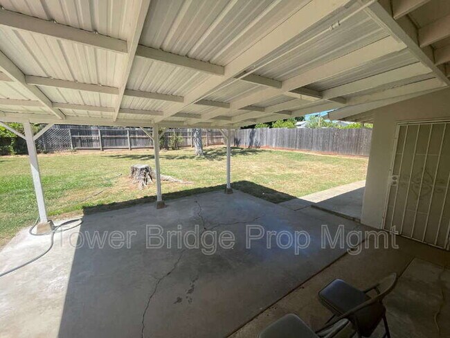Building Photo - 8255 Oahu Dr