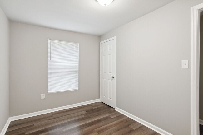 Building Photo - 3BR/2BA Downtown House Walking Distance to Forsyth Park and Daffin Park