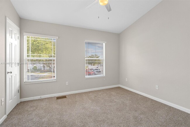 Building Photo - 4481 SW 49th Ave