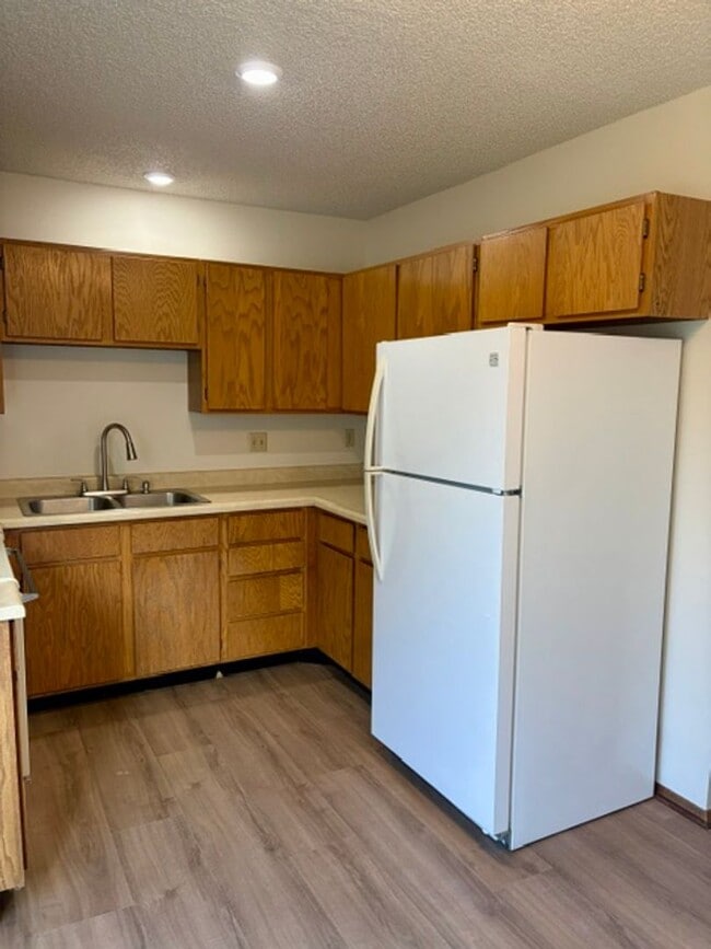 Building Photo - NEWLY UPDATED 2-Bed / 1-Bath Home – Bozeman, MT