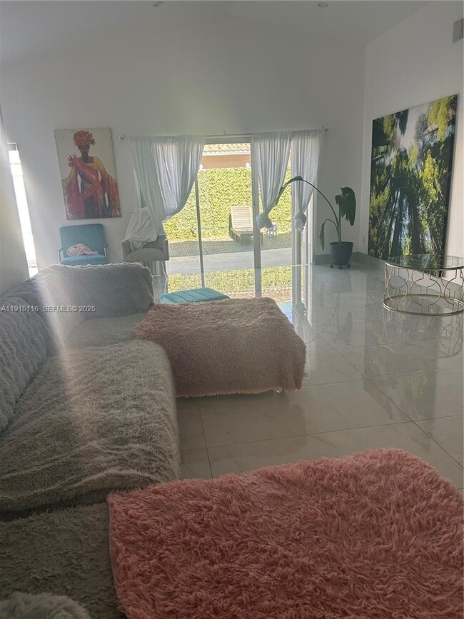 Building Photo - 15963 SW 82nd St