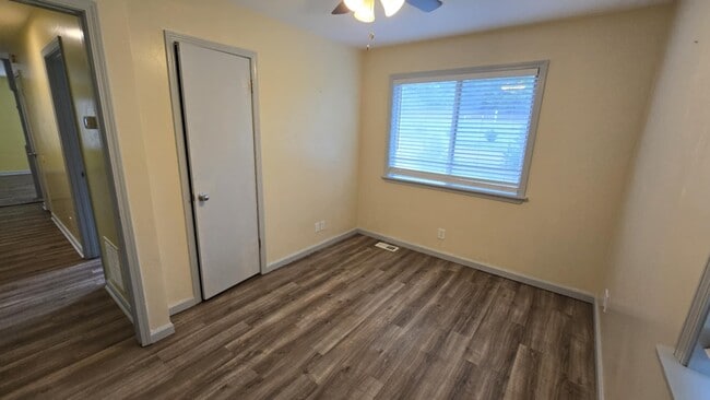 Building Photo - 22 Smokey Creek Cove